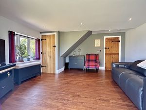 Lounge- click for photo gallery